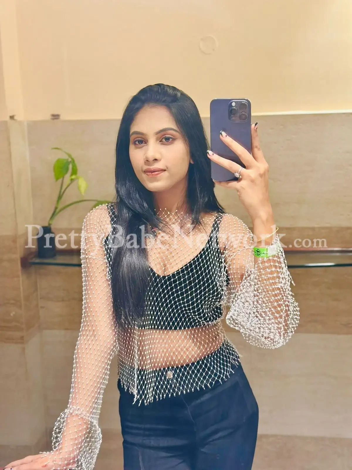 Independent College Gurgaon Escort Isha Ready to Offer Superb Blowjobs